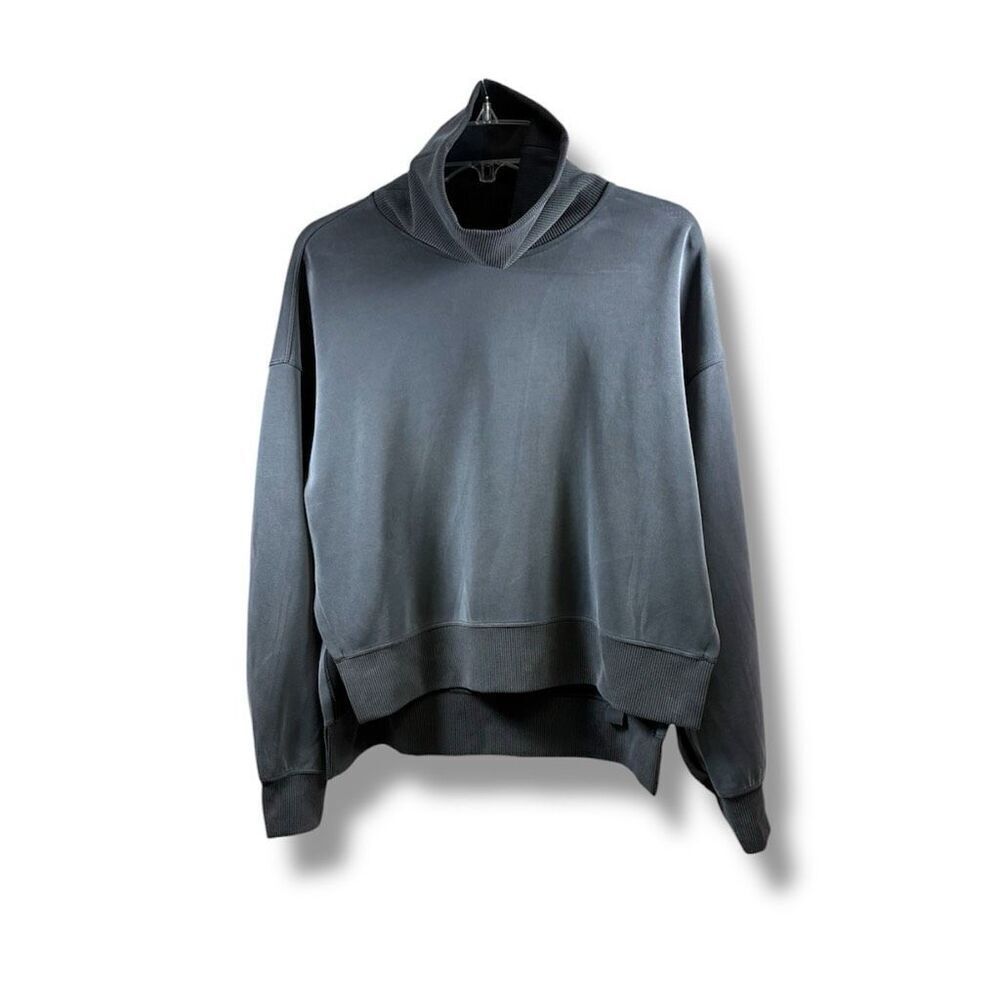Lululemon Softstream Turtle Neck Pullover in Charcoal Size 8